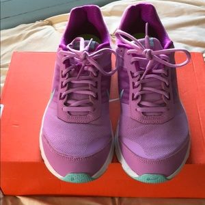 Womens nike air relentless size 11